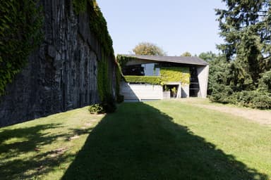 Westhausen Cemetery Mourning Hall