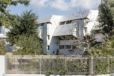 Amal Lady Davis High School