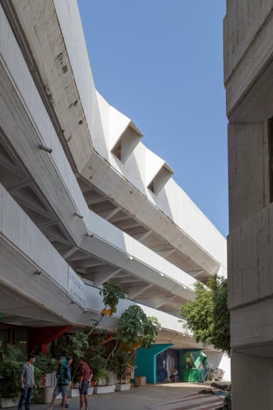 Amal Lady Davis High School