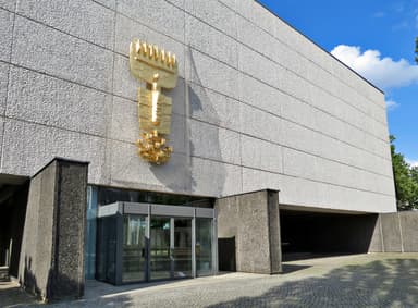 Mary Queen of Martyrs Church (Gedenkkirche Maria Regina Martyrum)