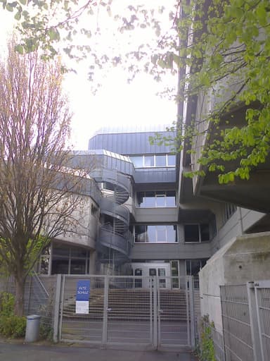 Realschule (Secondary School) (today: Max und Moritz Elementary School)