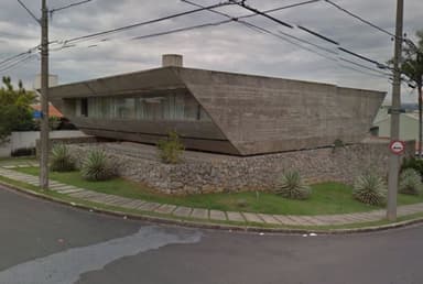 Eduardo Álvaro Vieira Residence