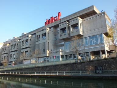 Centre Administratif (today: Centre National de Danse)