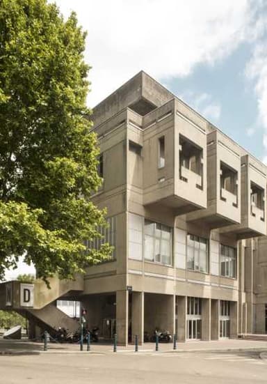 Centre Administratif (today: Centre National de Danse)