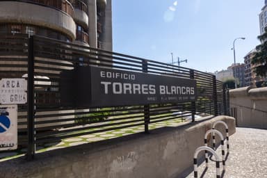 Torres Blancas