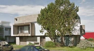 Brekkugerði 19 House