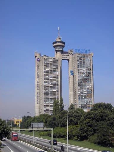 Western City Gate (Genex Tower)