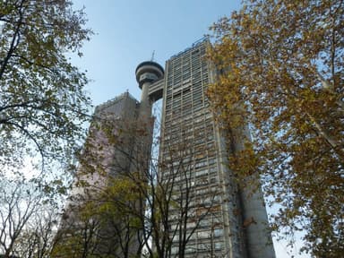 Western City Gate (Genex Tower)