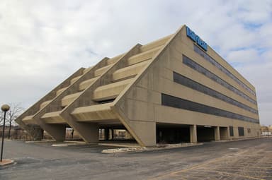 Lincoln Executive Plaza (today Daily Herald Building)