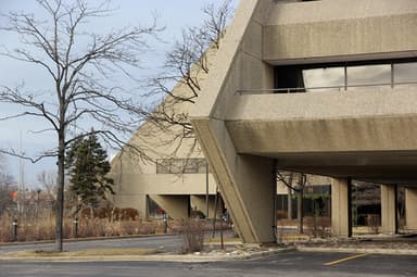 Lincoln Executive Plaza (today Daily Herald Building)