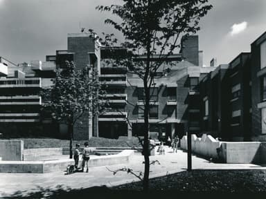 Housing Complex Moll (Wohnanlage Moll)