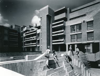 Housing Complex Moll (Wohnanlage Moll)