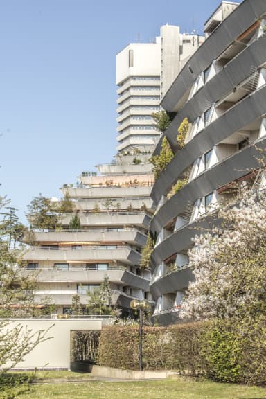 Sonnenring Residential Complex and Bürotel (today Leonardo Royal Hotel)