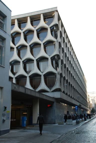 Credit communal (now BNP Paribas offices)