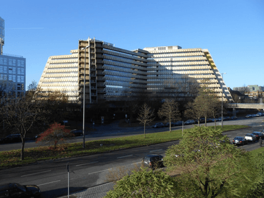 Central Post Administration Building Post-Pyramide