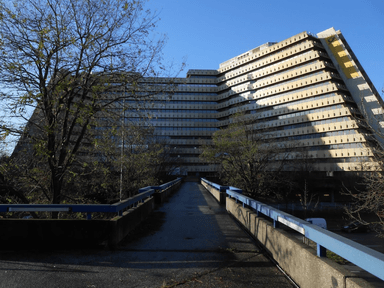 Central Post Administration Building Post-Pyramide