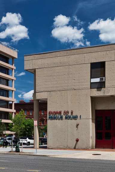 DCFD Engine 2 Rescue 1