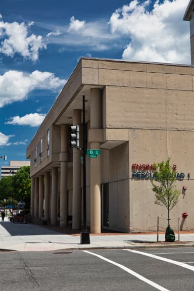 DCFD Engine 2 Rescue 1