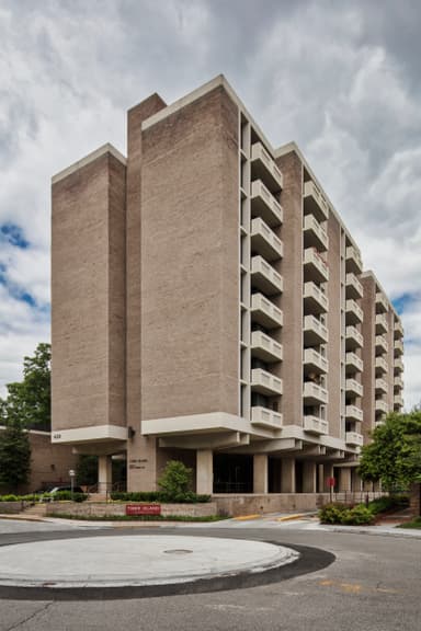 Tiber Island Cooperative Homes / Carrollsburg Square Condominium