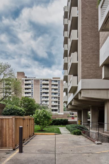 Tiber Island Cooperative Homes / Carrollsburg Square Condominium
