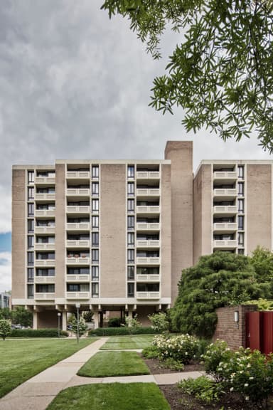 Tiber Island Cooperative Homes / Carrollsburg Square Condominium