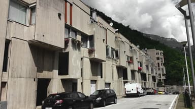 Terraced housing and four-story block