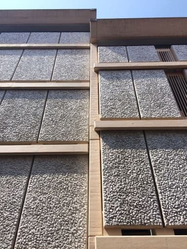 Kornmarkt Parking Garage