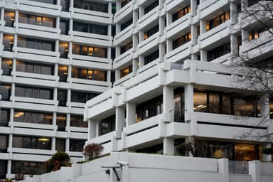 Office Building “Affenfelsen”