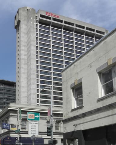 Holiday Inn Chinatown (today: Hilton Hotel)