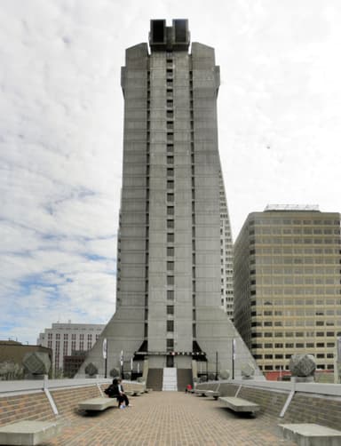 Holiday Inn Chinatown (today: Hilton Hotel)