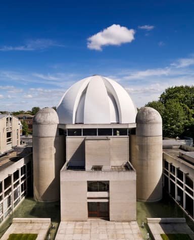 New Hall (today: Murray Edwards College)