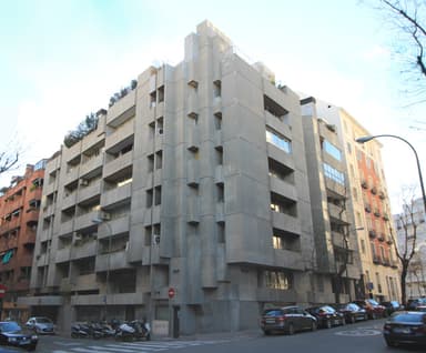 Apartment Building Calle Monte Esquinza 41