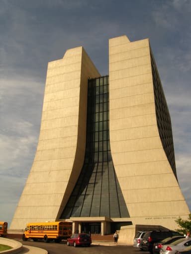 Wilson Hall, Fermilab