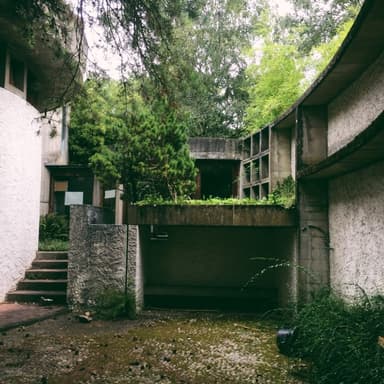 La Petite Bibliothèque Ronde