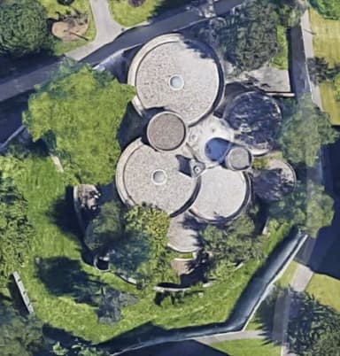 La Petite Bibliothèque Ronde