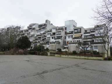 Girondelle Terrace House