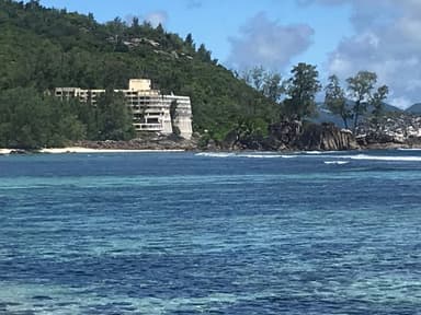 Mahé Beach Hotel
