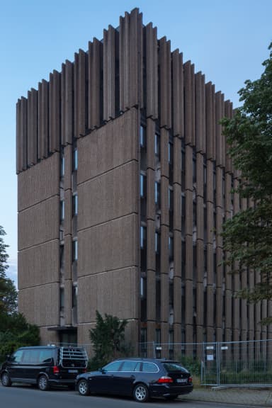 Office Building (former Agency for Employment)