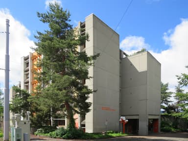 Vocational School (Berufsschule für Detailhandel Zürich)