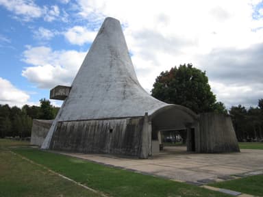 Évêques-de-Trois-Rivières Mausoleum