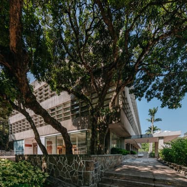 Elisabeth Luce Moore Library